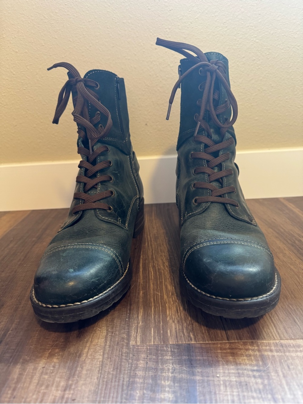 Taōs Crave Boots Womens Size 40 US 9-9.5 Green Teal Leather Side Zip Combat